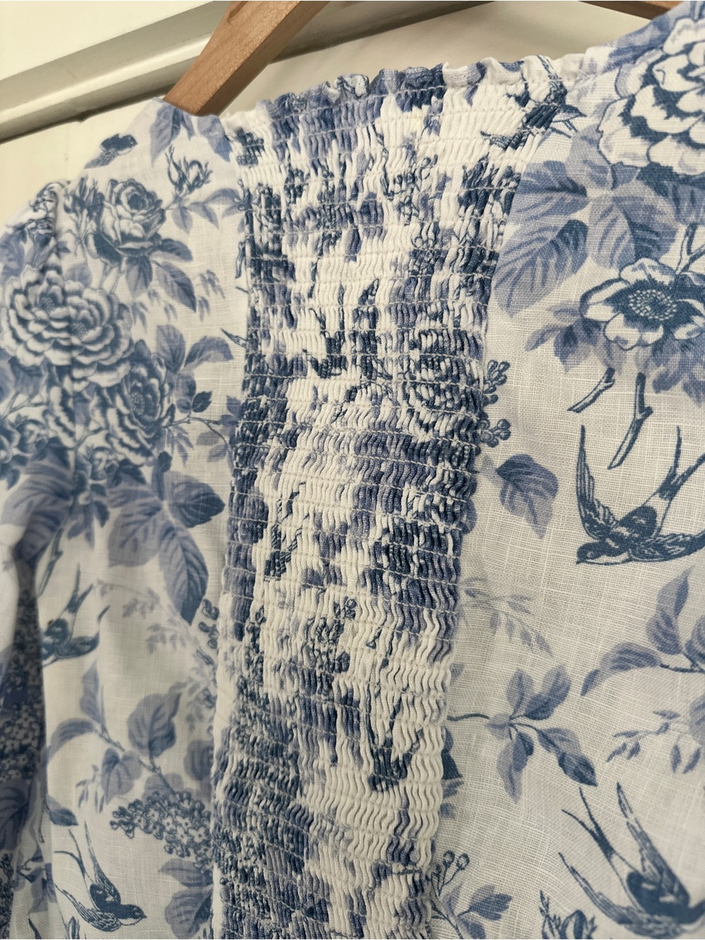 Reformation White and Blue Floral Square-Neck Puff-Sleeve Blouse - Picture 6 of 7
